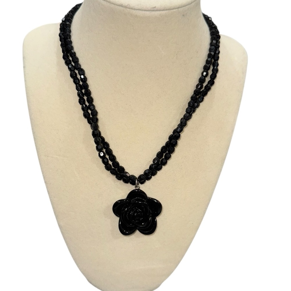 ✨ 5/$30 ✨ Black Beaded Double Strand Necklace with Floral Pendant